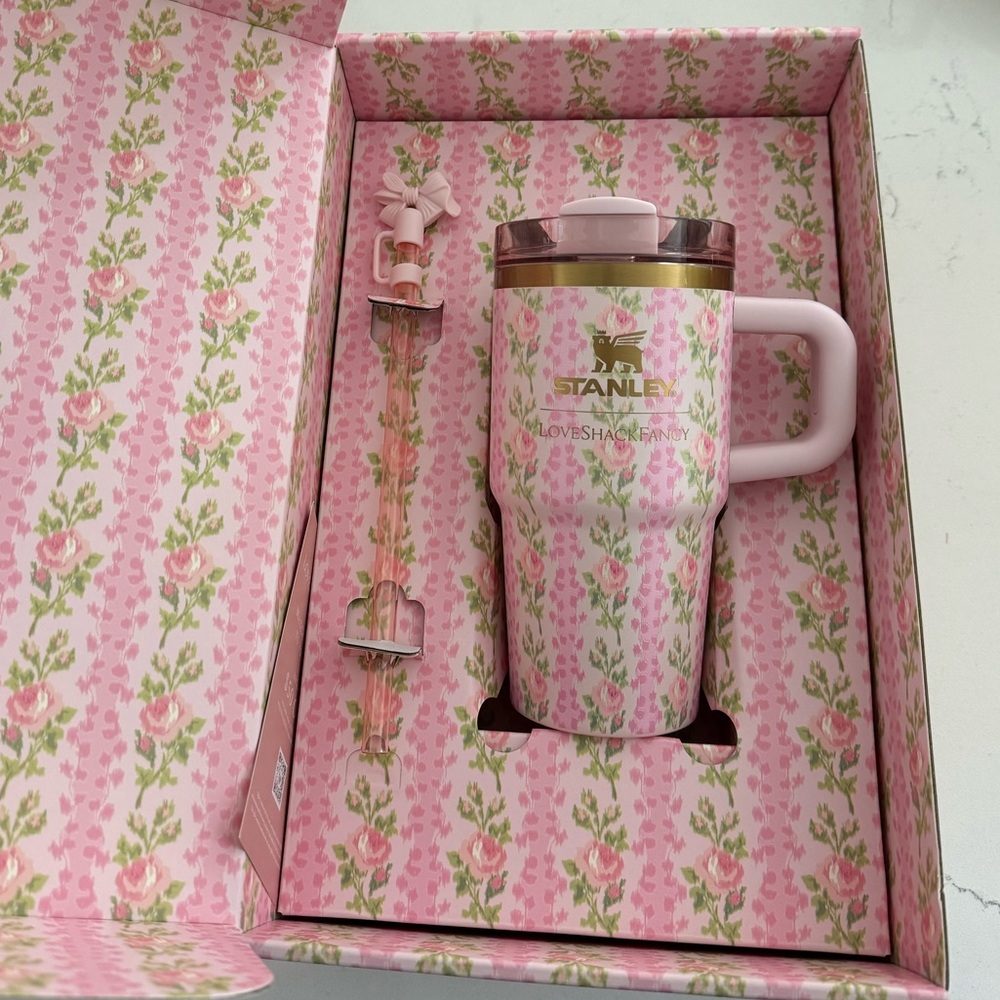 Stanley x LoveShackFancy Quencher 20 oz Blooming Heirloom - New in Box